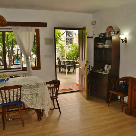Cosy In With Fireplace And Large Terrace *